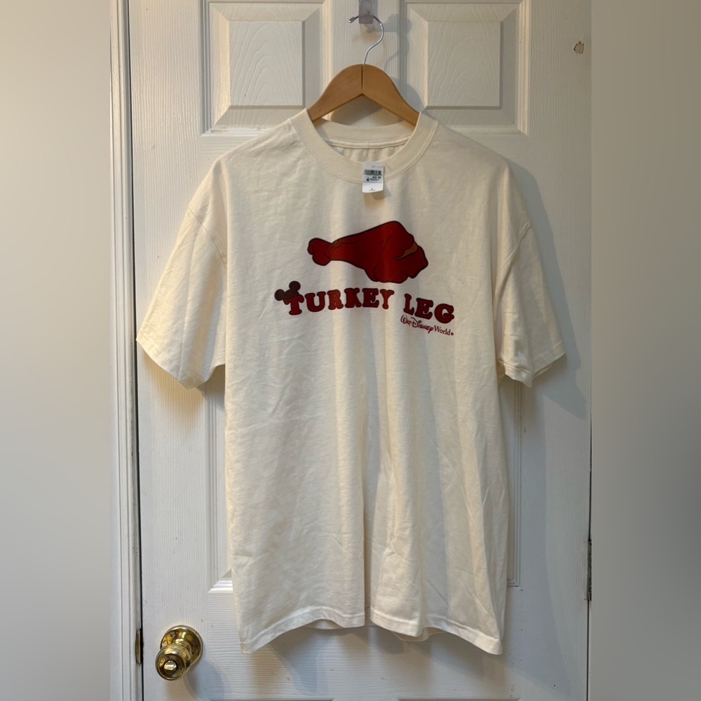 NWT Men’s Walt Disney World Turkey Leg Tee